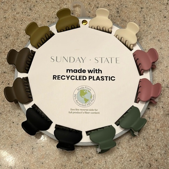 Sunday State brand set of 12 hair clips- NWT - Picture 1 of 2